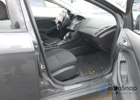 2016 Ford Focus Se z USA, uszkodzony, nr VIN 1FADP3F29GL379439